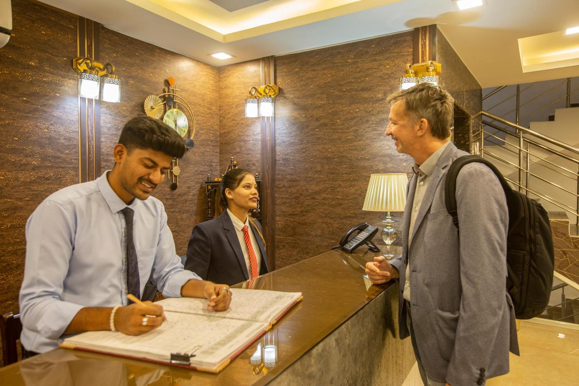 Hotel Prithvi-Raj Near Delhi Airport New Delhi Extérieur photo